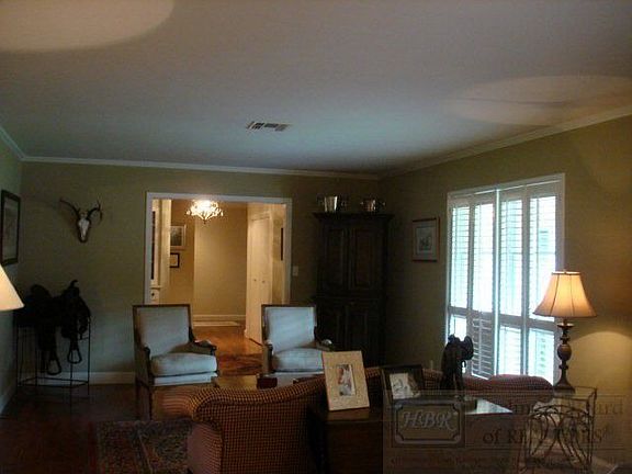 5th image of 109 Brentwood Ave