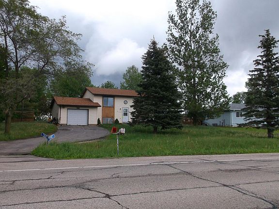 3rd image of 3211 S Beaumont Ave