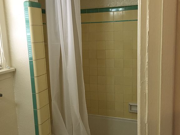 5th image of 1236 E 1st St APT 5