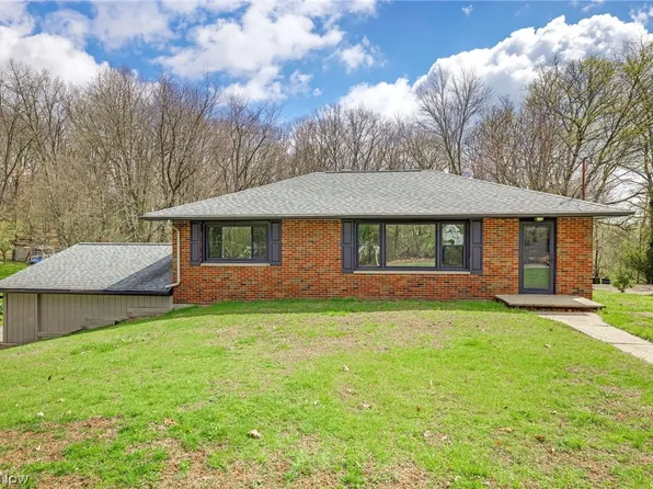 4385 Rex Lake Dr, Akron, OH 44319