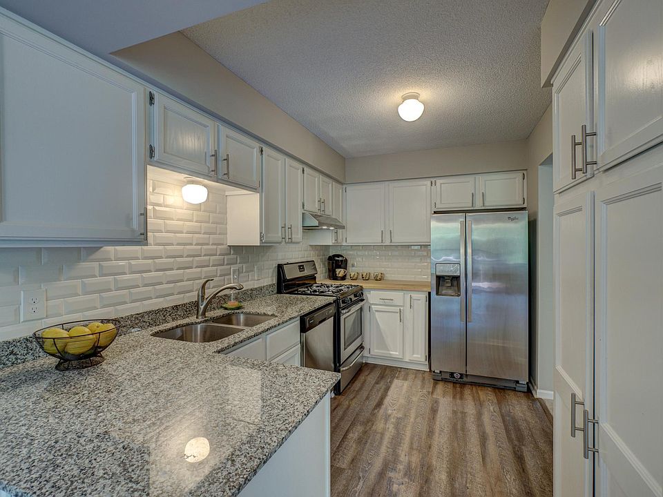 1st image of 2856 Castleford Ct