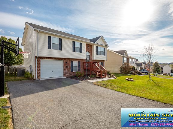 3rd image of 280 Sequoia Cir NW