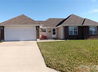 310 S Westgate Dr, Clever, MO 65631