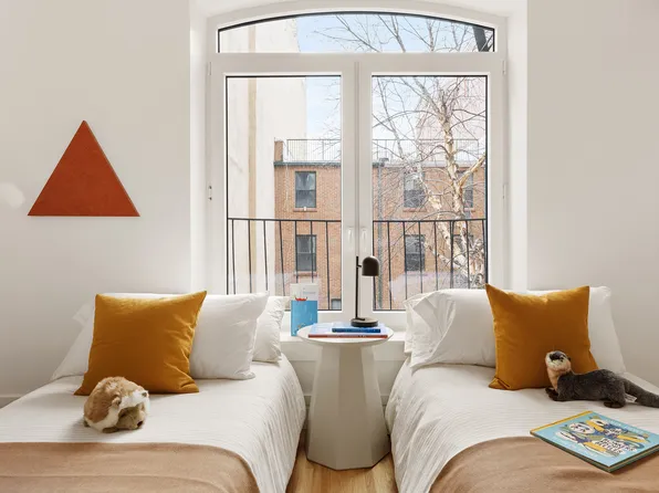 370 Lenox Avenue 401 image 2 of 10