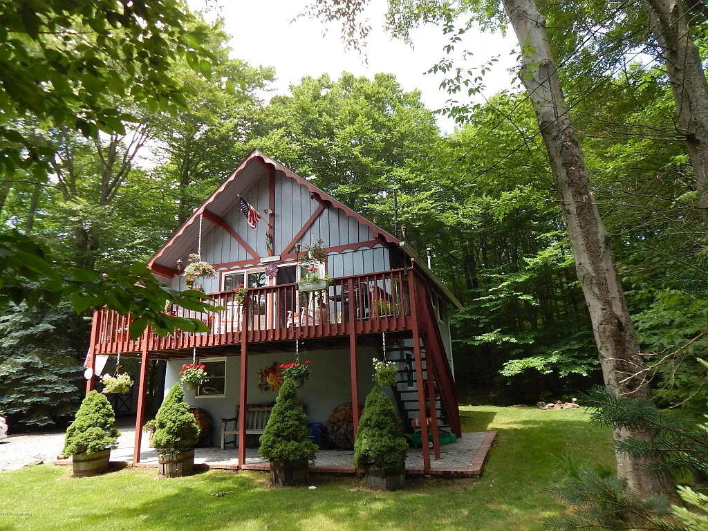 115 King Arthur Rd photo 1