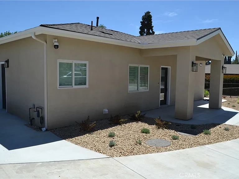 12747 Hilltop Dr #B — Photo 3
