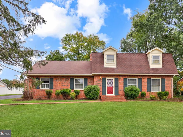 8813 Weir St, Manassas, VA 20110