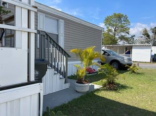 11513 Lamplighter Ln, Tampa, FL 33637