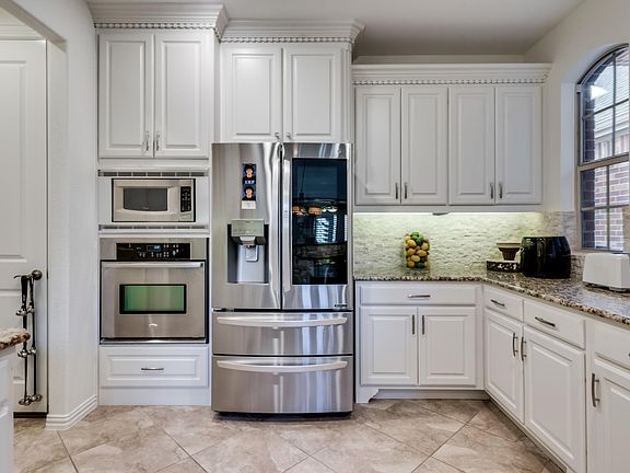 5th image of 4829 Bayview Dr