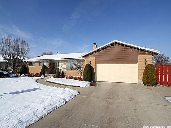 3rd image of 624 S Camarilla Cir