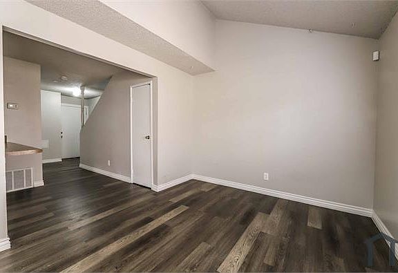 4th image of 5117 Greene Ln APT B