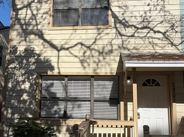 230 Poinsettia St, Atlantic Beach, FL 32233