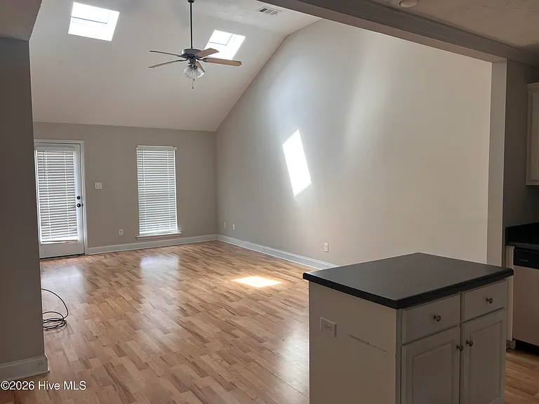 846 Bryan Cir — Photo 3