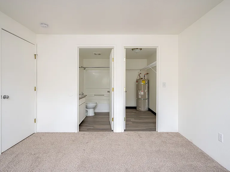 Glen Ridge Apartments — Photo 42