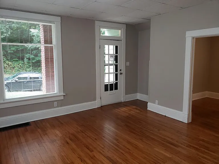 2937 Jules St — Photo 4