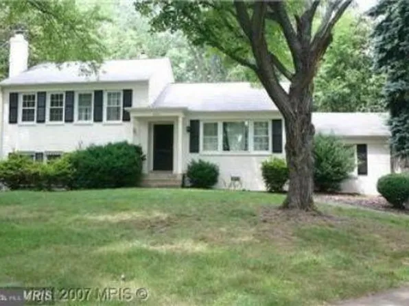 600 Blossom Dr, Rockville, MD 20850