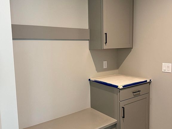 5th image of 17505 Dupont Plaza Cir