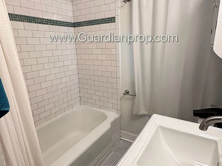2919 Zarthan Ave S — Photo 6