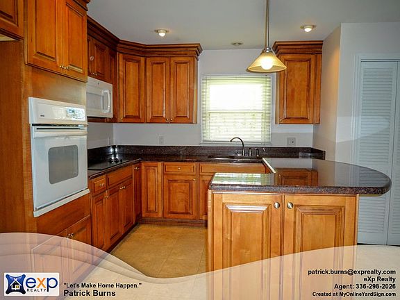 5th image of 4405 Bromley Dr