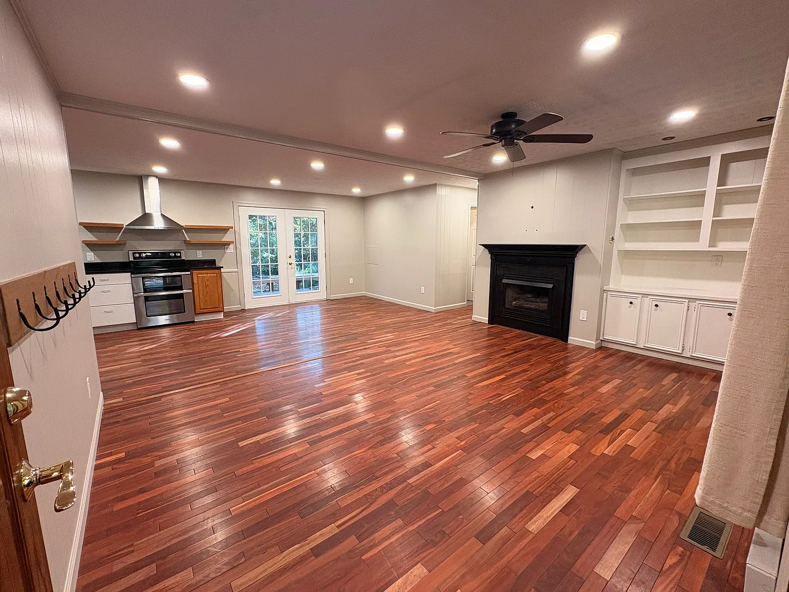 4 bed, 1524 sqft, $2,400 — Photo 3