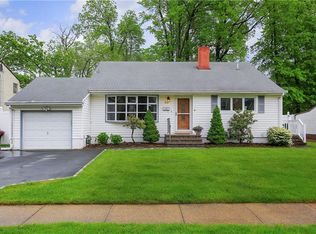 64 Drake Pl, Colonia, NJ 07067