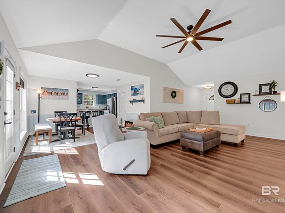 5th image of 191 Robbins Blvd