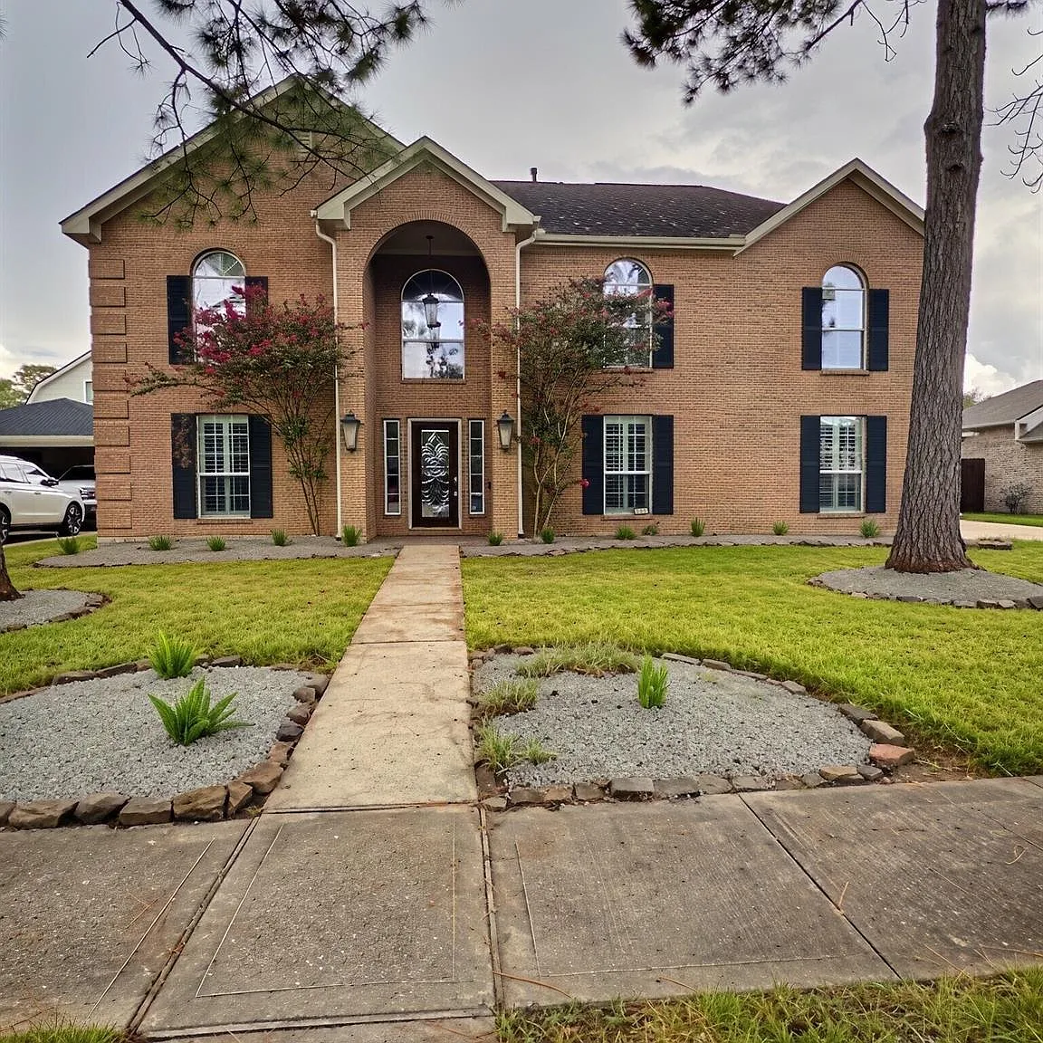 4 bed, 3.5 bath, 3471 sqft, $2,950 — Photo 2
