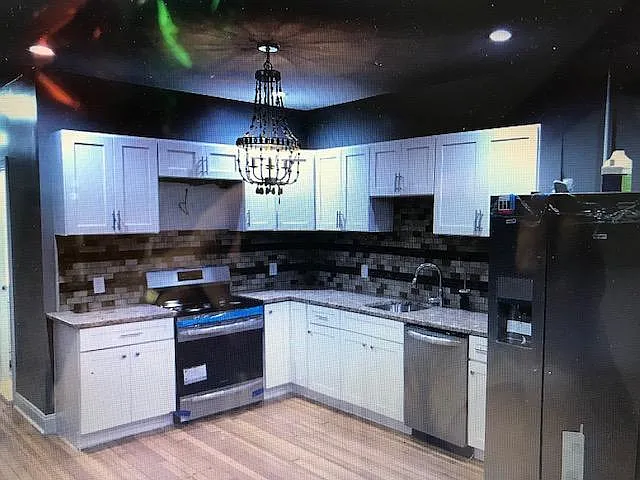 4 bed, 1100 sqft, $2,400 — Photo 1