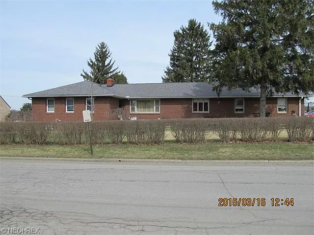 658 Sanderson Ave photo 1