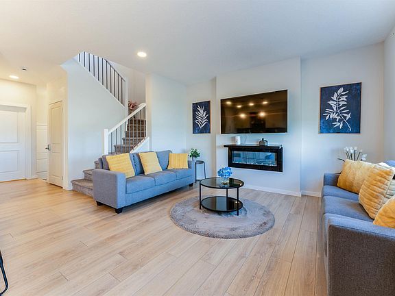 4th image of 8426 228a St NW