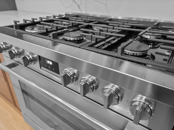 2729 Bedford Avenue image 10 of 33