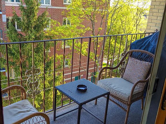 4th image of 6400 W Belle Plaine Ave APT 504