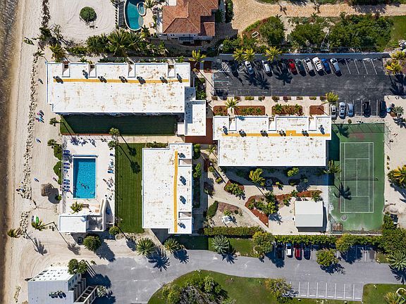 5th image of 133 Coco Plum Dr #21