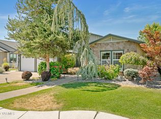 710 Merwin Ct, Zillah, WA 98953
