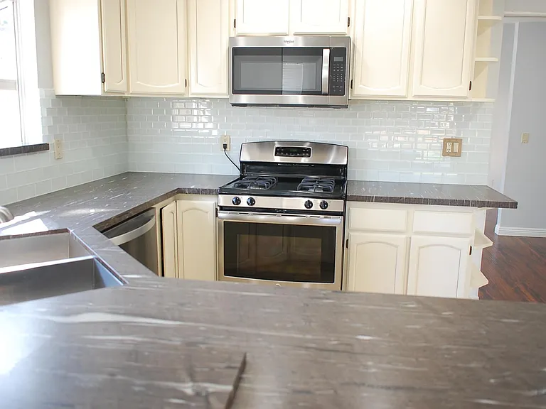4551 Parkglen Cir — Photo 8