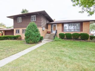 381 Beau Dr, Des Plaines, IL