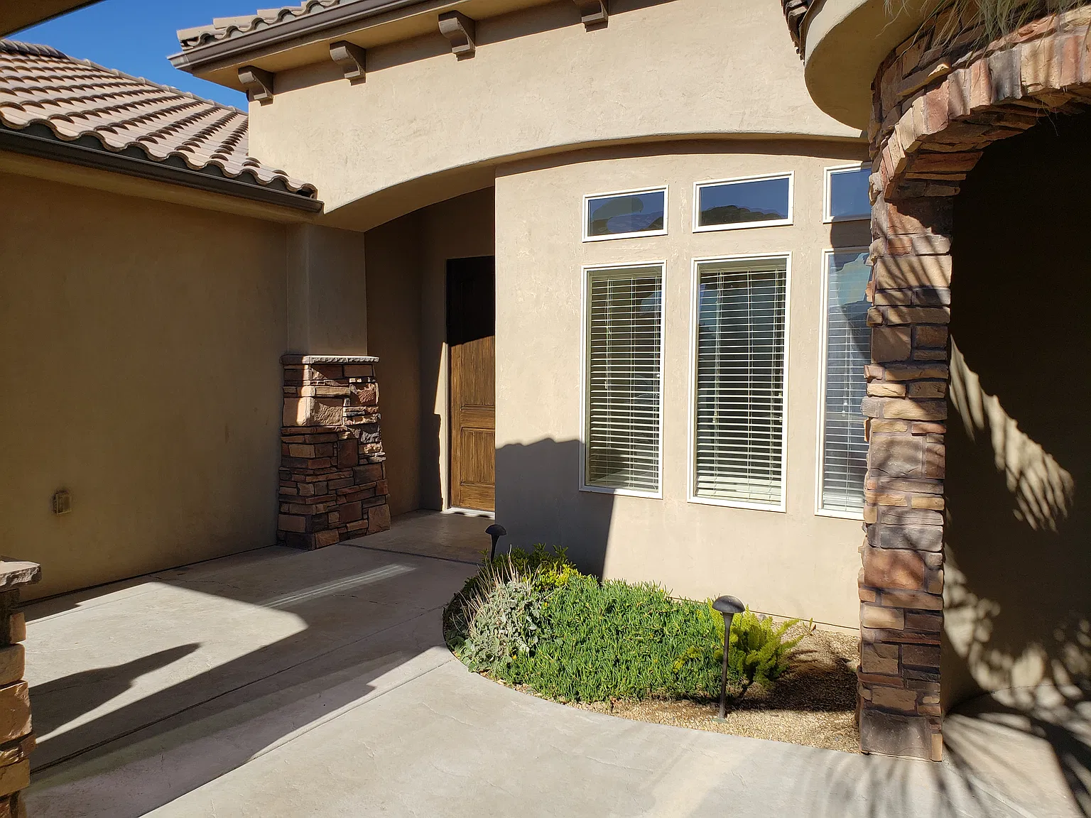 4 bed, 3.5 bath, 2867 sqft, $3,250 — Photo 2
