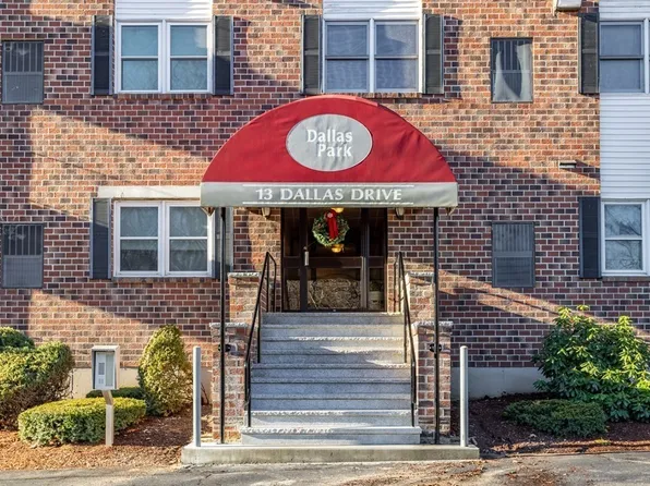 13 Dallas Dr APT 301, Dracut, MA 01826