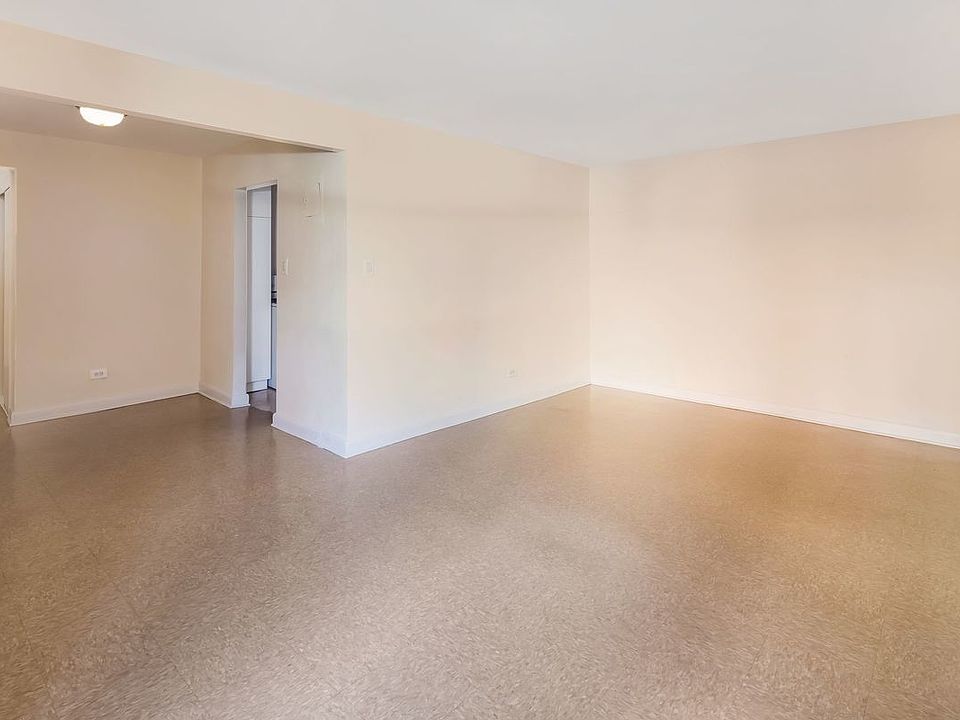 2nd image of 4515 Colden St APT 1f