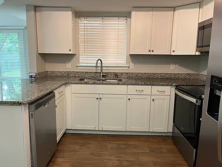 S Farmview Dr — Photo 11