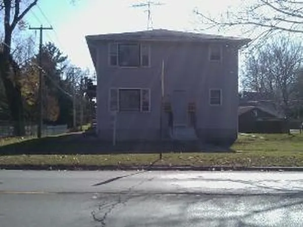 310 E Main St, Genoa, IL 60135