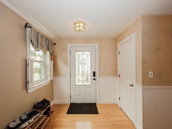 3rd image of 3 Tracey Avenue