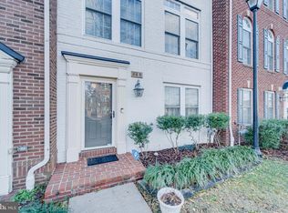 840 W Glebe Rd, Alexandria, VA 22305