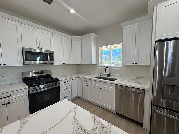 5th image of 8568 S Apache Dr