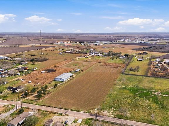 4th image of 4107 Hanselman Rd