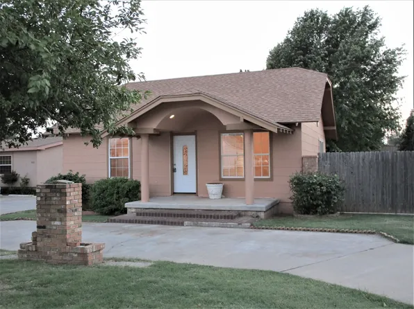 107 N 6th St, Weatherford, OK 73096