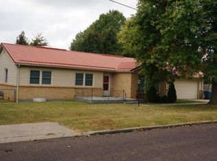 402 Grand St, Monett, MO 65708
