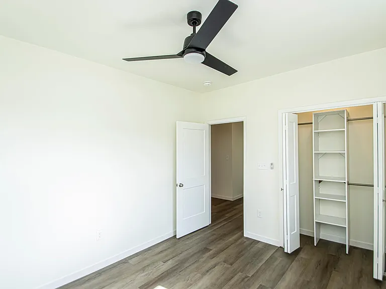 805 Maple St — Photo 12