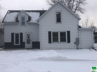 508 E 5th St, Aurelia, IA 51005