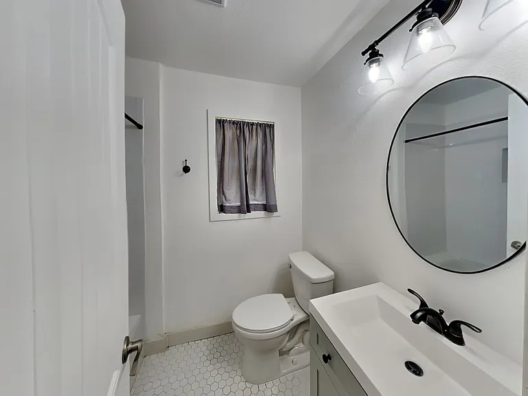3704 Astoria Dr — Photo 16